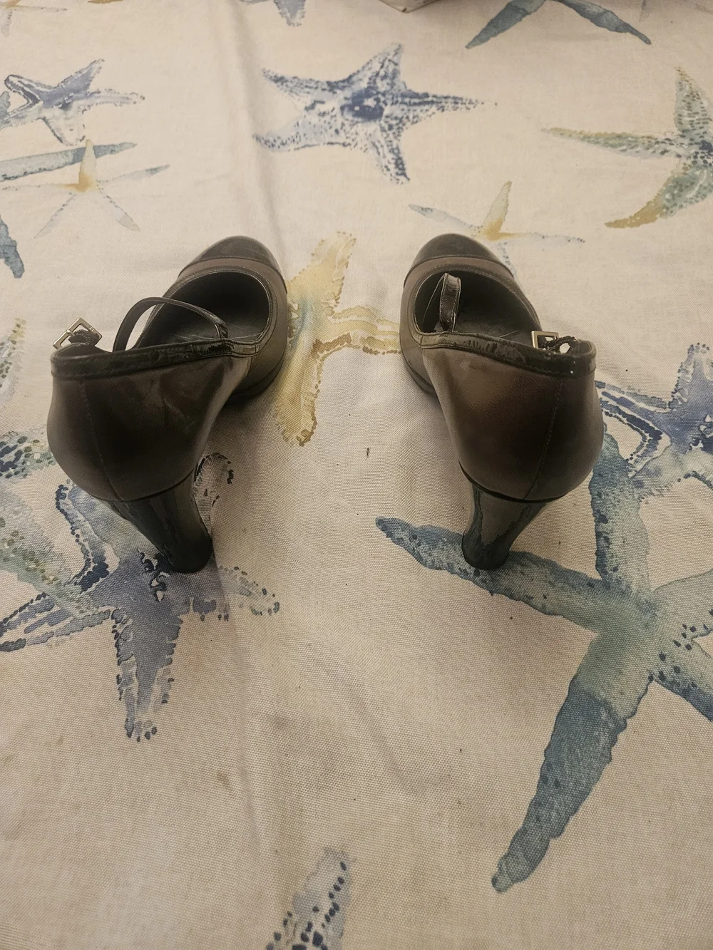 Lauren Ralph Lauren Brown and Black Cap-Toe Mary Jane Pumps. Very Good Condition